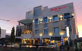 Mega Permata Hotel  3*